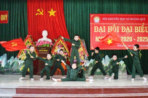 1. Văn nghệ chào mừng.jpg